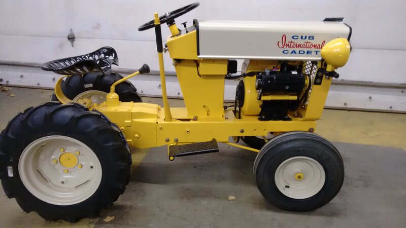 Antique cub cadet online tractors