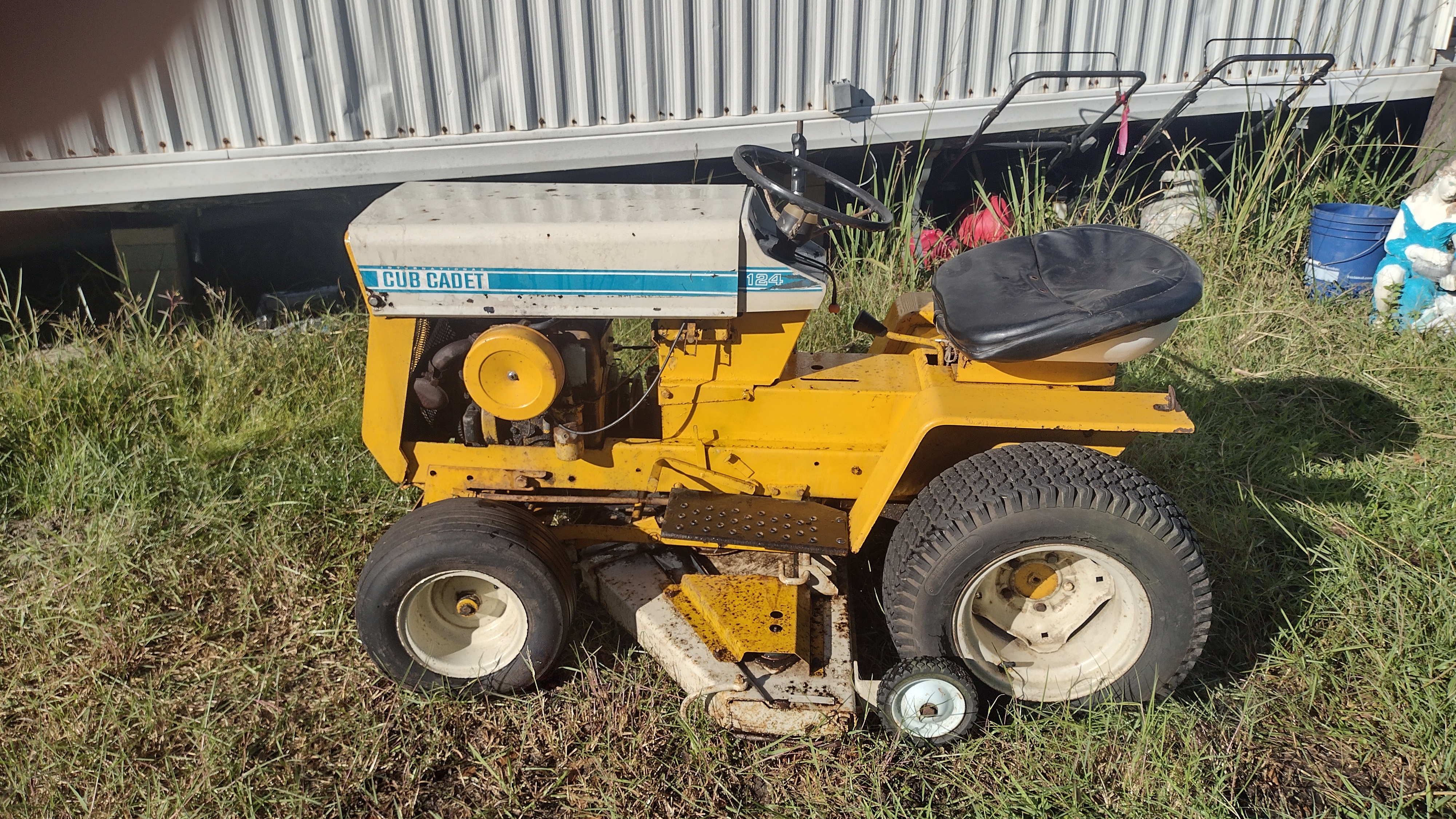 Ih best sale lawn tractor